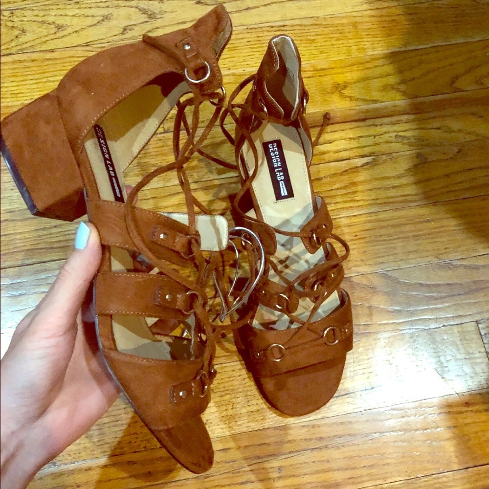 DESIGN LAB Suede Rockstud lace up sandals block HP
